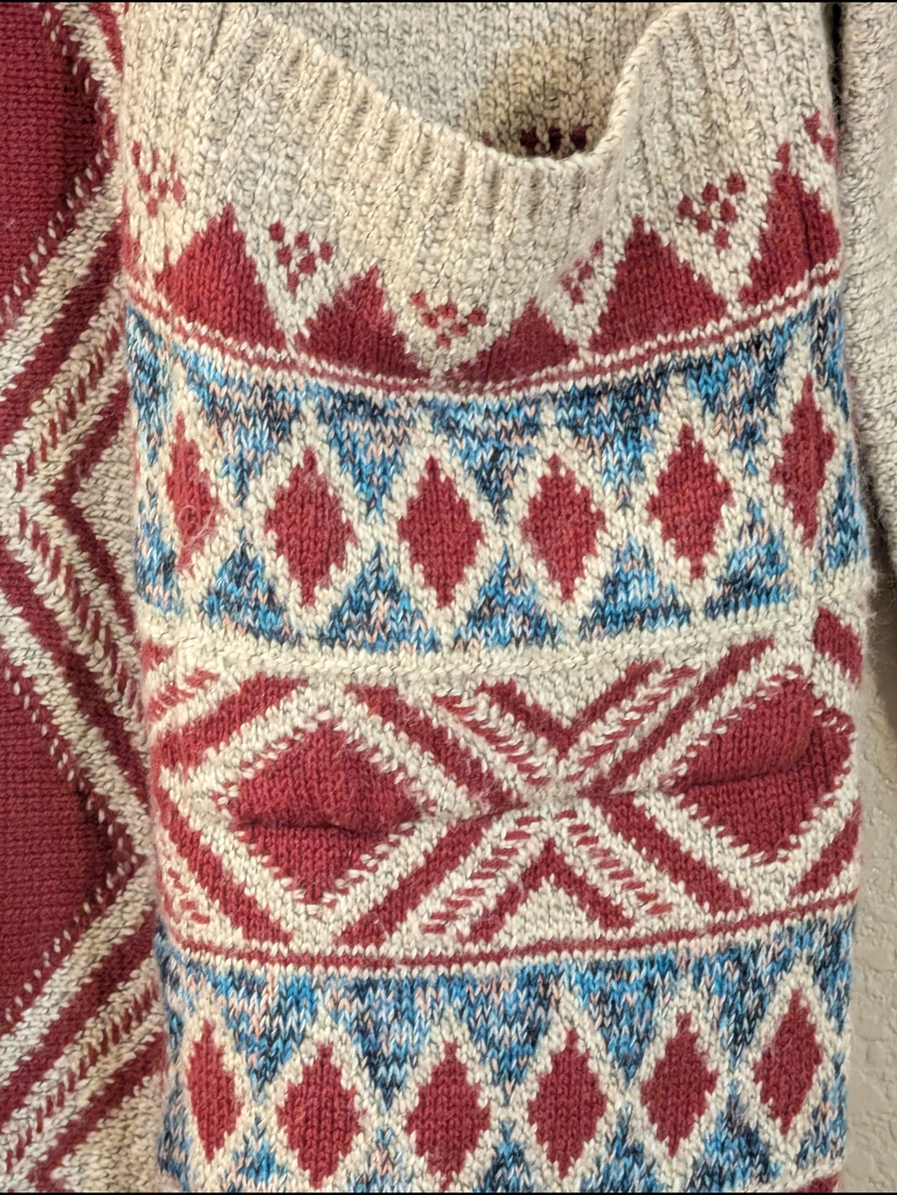 Lucky Brand Cream Hooded Cardigan with Red & Blue Geometric Pattern - Picture 4 of 10